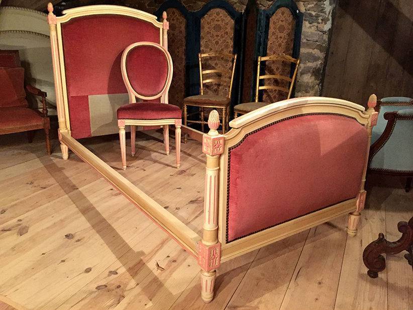 Lit de style Louis  XVI et sa chaise