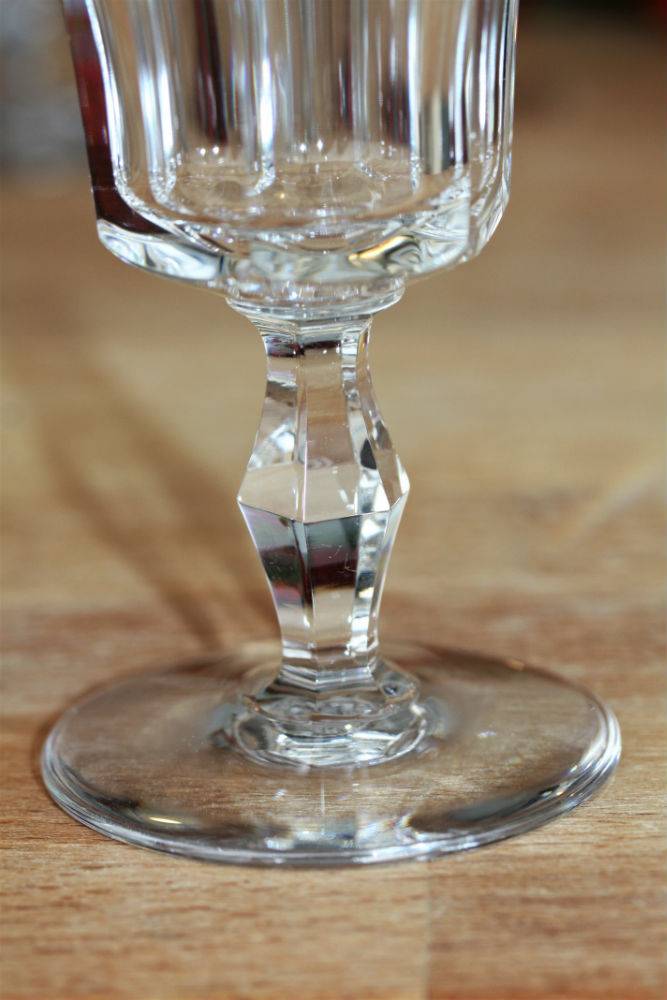 Rare série de 6 verres à vin en cristal de Baccarat modèle Lauzun