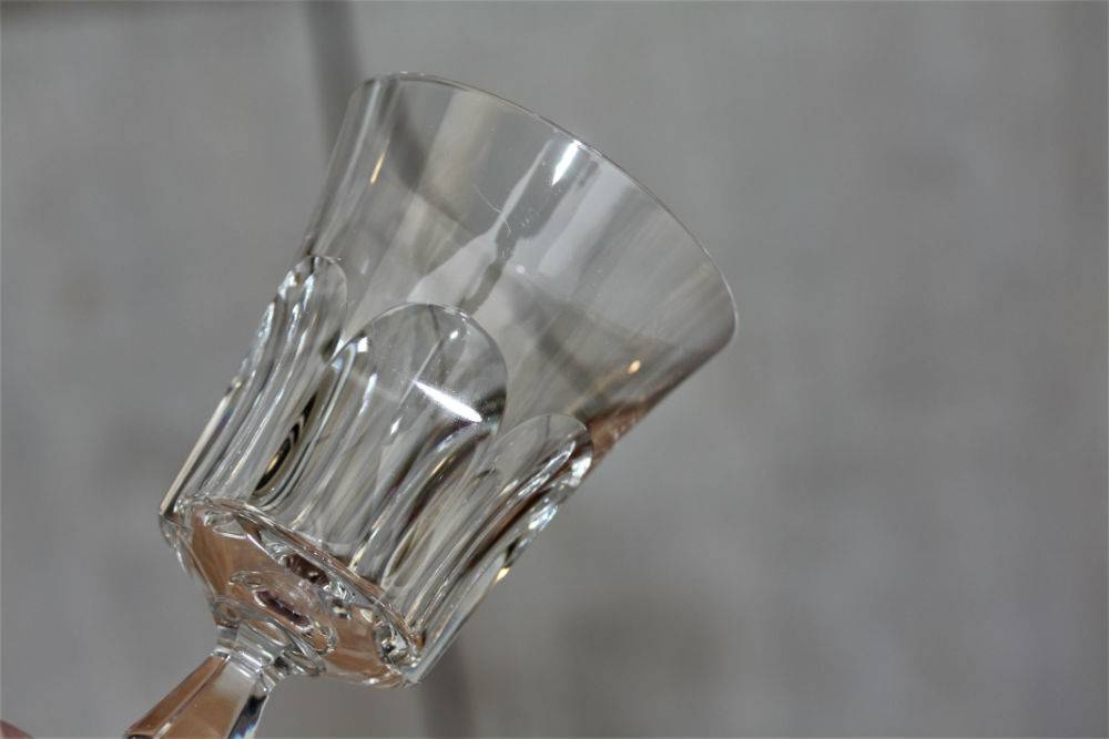 Rare série de 6 verres à vin en cristal de Baccarat modèle Lauzun