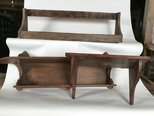 3 étagères anciennes dont 2 en chêne massif