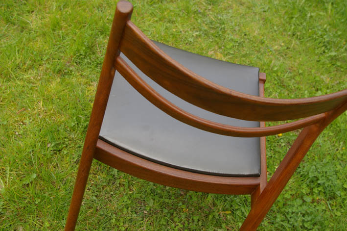 chaises scandinaves gessef consorzio sedie friuli_3