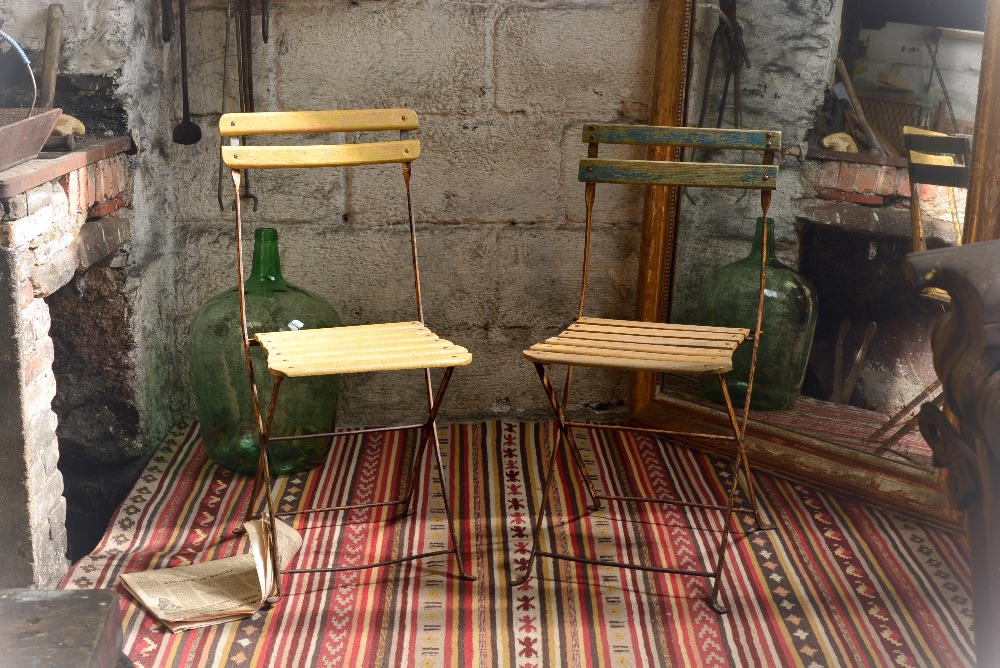 Chaises de jardin pliantes anciennes