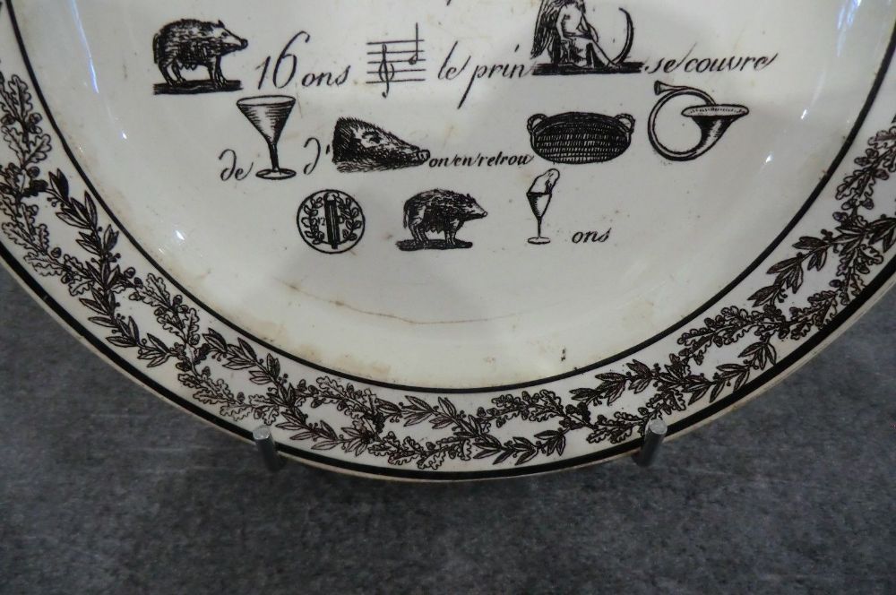 Assiette porcelaine de Creil-Montereau – rébus – début XIX°siècle