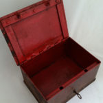 PETIT COFFRE-FORT EN FER 2