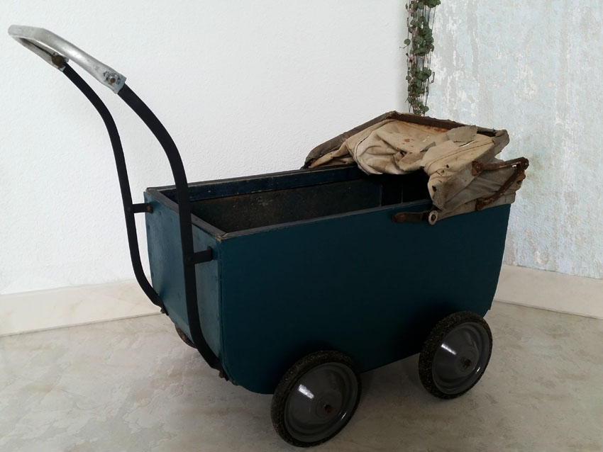 ANCIEN LANDAU DE POUPÉE