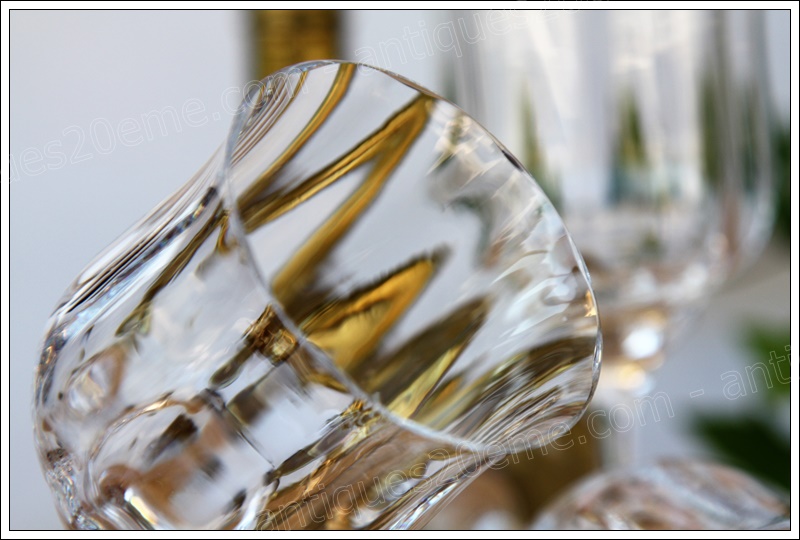 Série de 6 verres à vin de Bourgogne en cristal de Baccarat modèle Capri