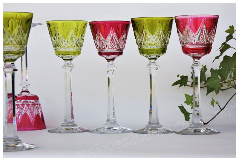 Rare série de 6 verres à vin du Rhin Roemer en cristal de Baccarat modèle Louvois