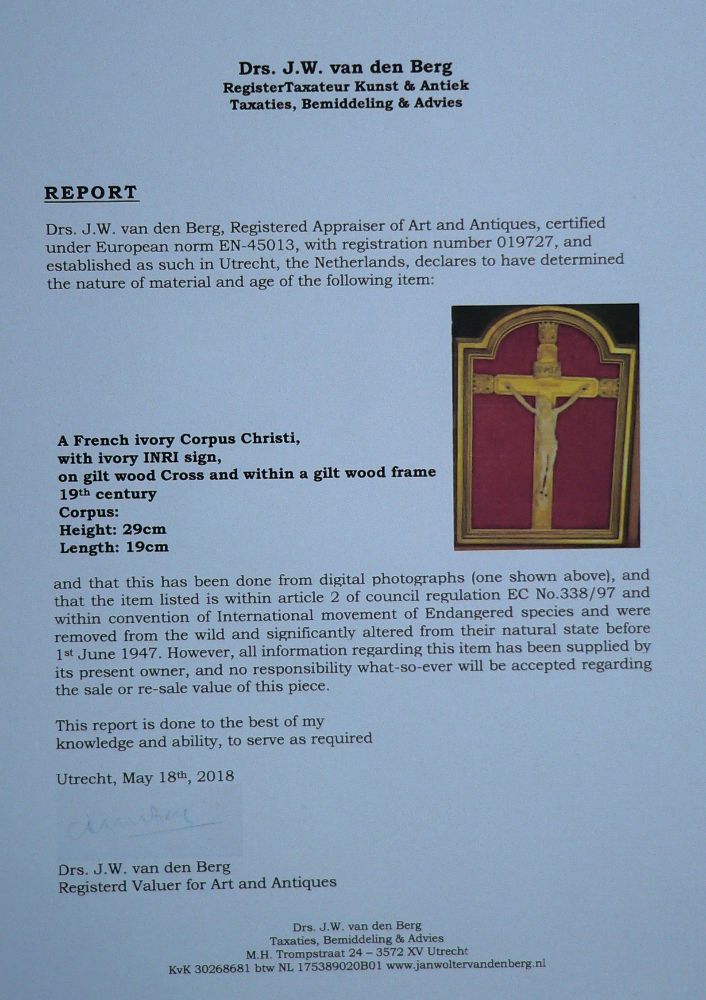 Rapport Christ et cadre en velours damassé 29cm 1