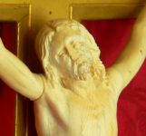 Christ cadre fond rouge 29cm 102